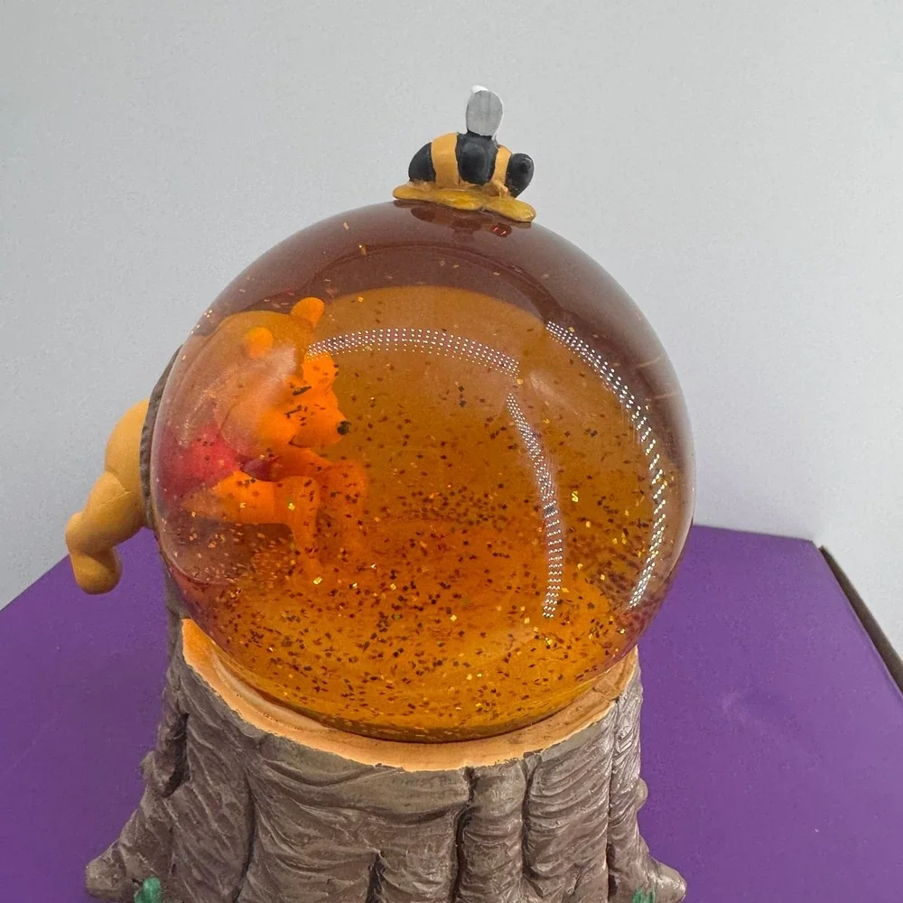 Rare! Winnie the Pooh in honey musical snow globe